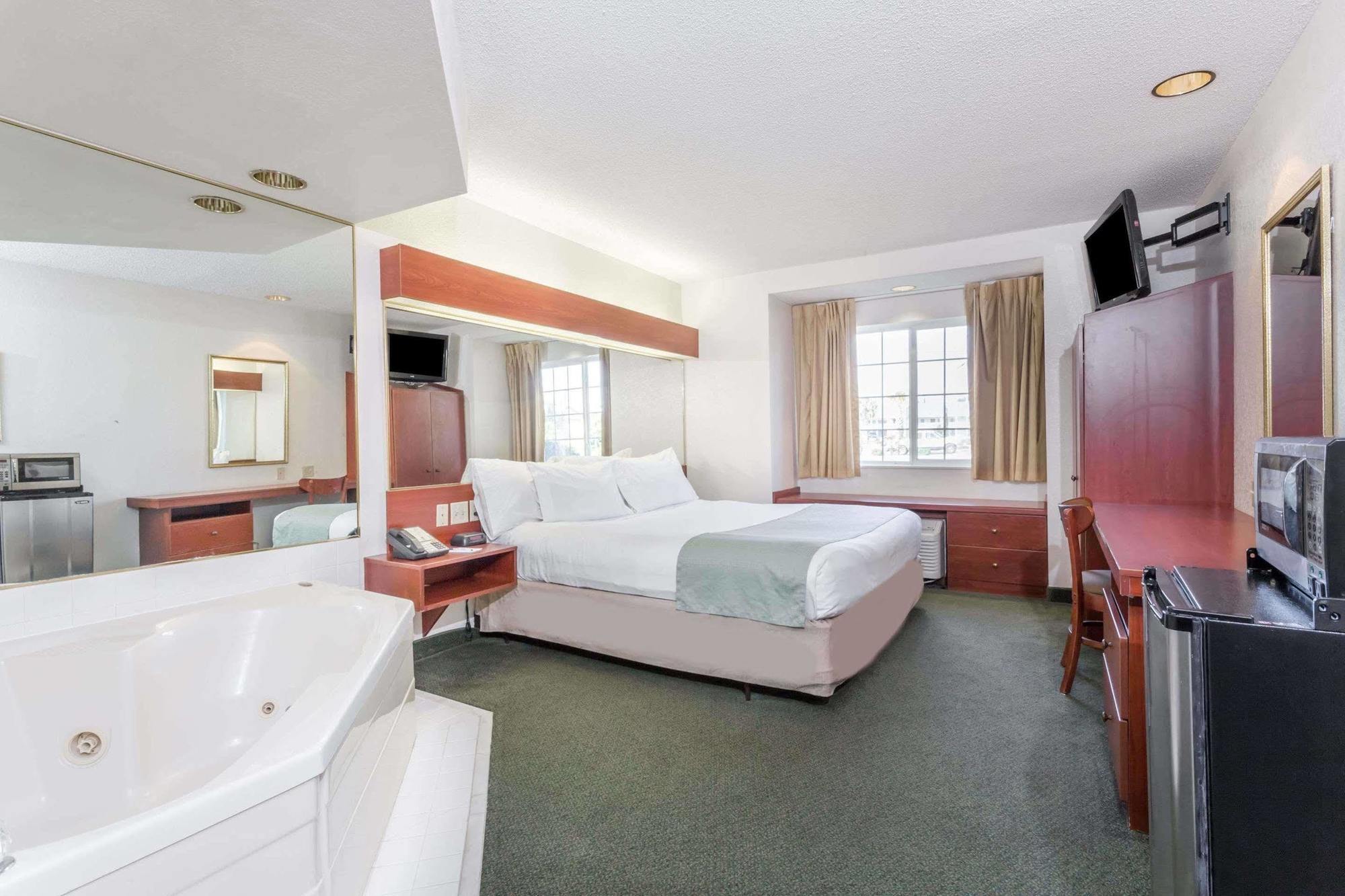 Microtel Inn & Suites Marianna Exterior foto